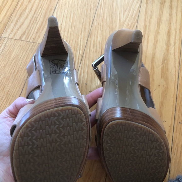 Michael Kors Karla Platform Sandals - Size 4 1/2 -5 - Picture 6 of 7